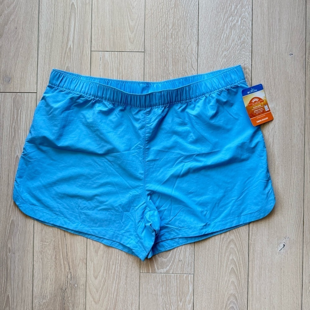 NWT Columbia Omni-Shade Blossom Bay Shorts 4” Inseam in Light Blue Women’s SizeL